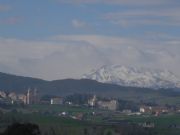 Cbreces, Picos de Europa al fondo